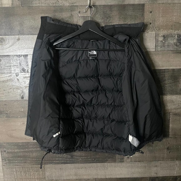 SOLD The North Face Nuptse 700 Vest Medium - Picture 3 of 3